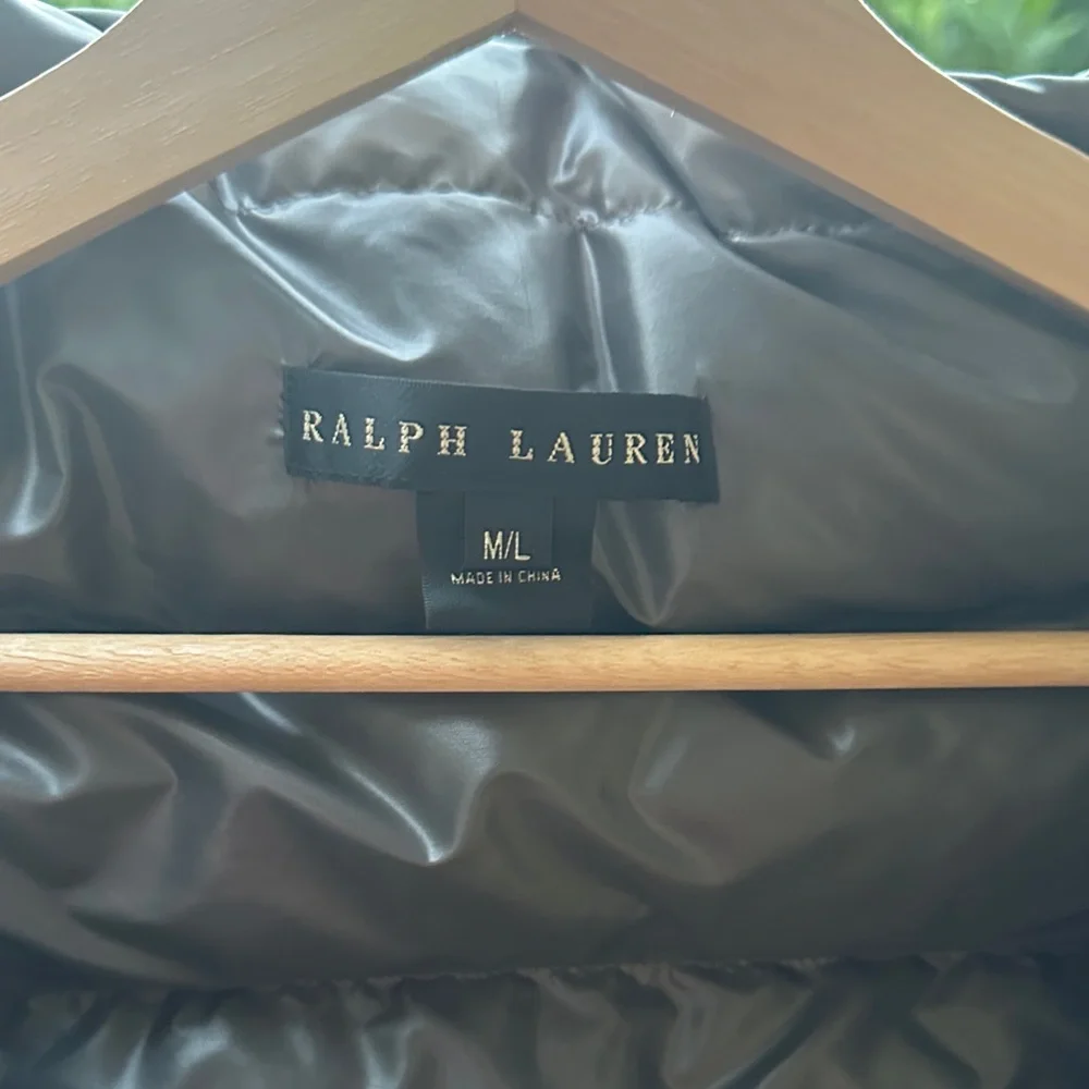 Ralph Lauren Quilted down puffer Jacket shawl in Gray with silver buckle M/L - Picture 2 of 7